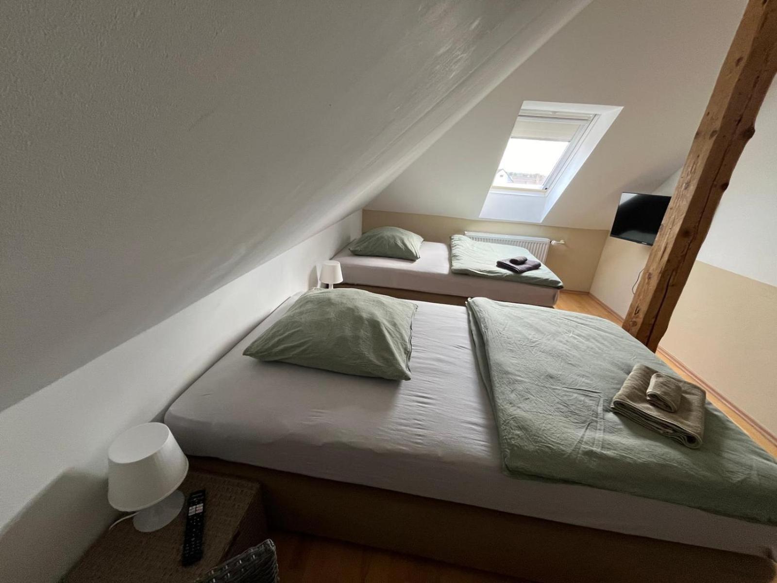Doppelzimmer-Bad-Kuehlschrank-Tv-19 Meine Экстерьер фото
