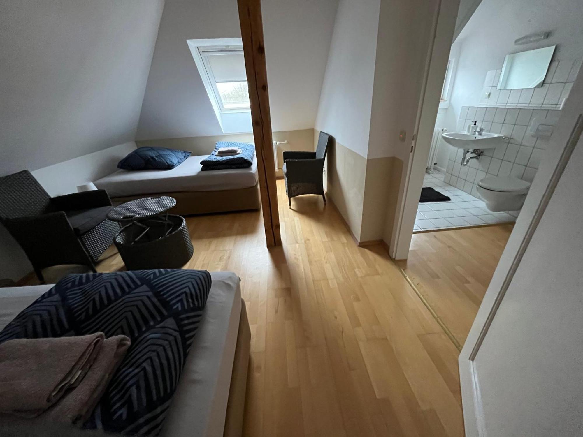Doppelzimmer-Bad-Kuehlschrank-Tv-19 Meine Экстерьер фото