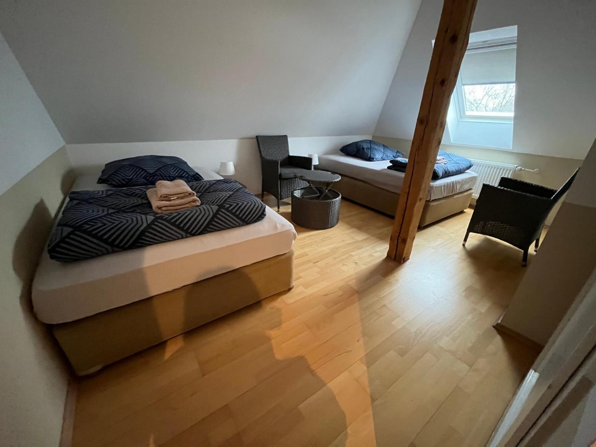 Doppelzimmer-Bad-Kuehlschrank-Tv-19 Meine Экстерьер фото