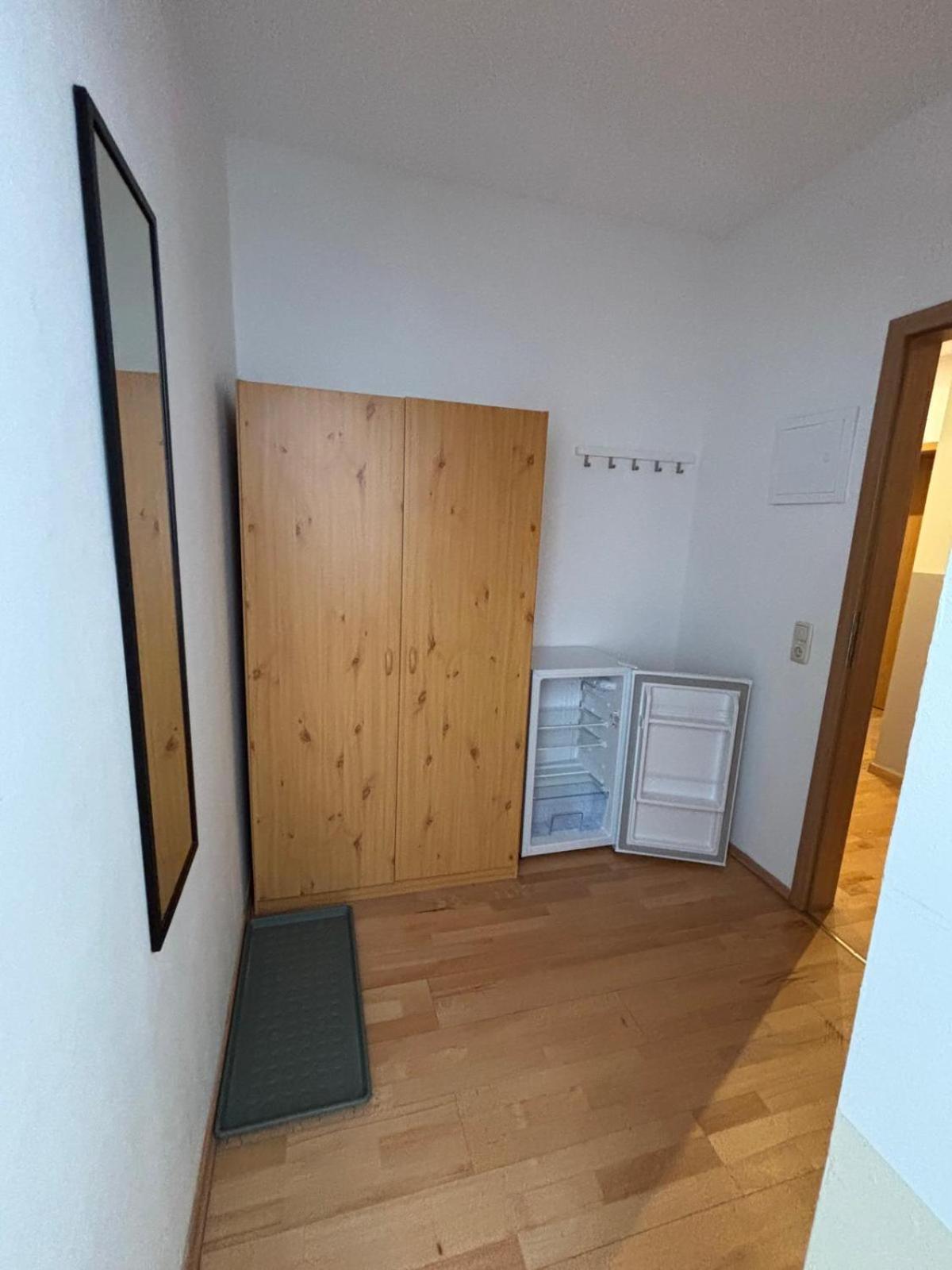 Doppelzimmer-Bad-Kuehlschrank-Tv-19 Meine Экстерьер фото